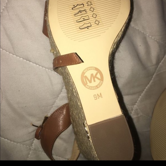 Michael kors wedges - Picture 2 of 2